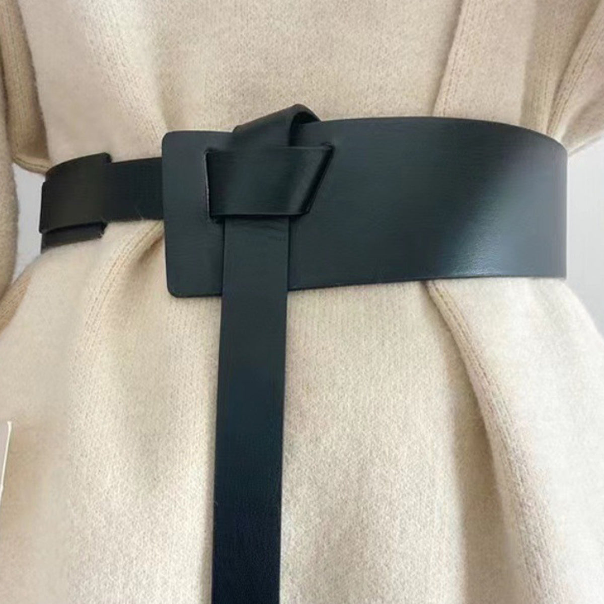 Knot Detail Leather Belt