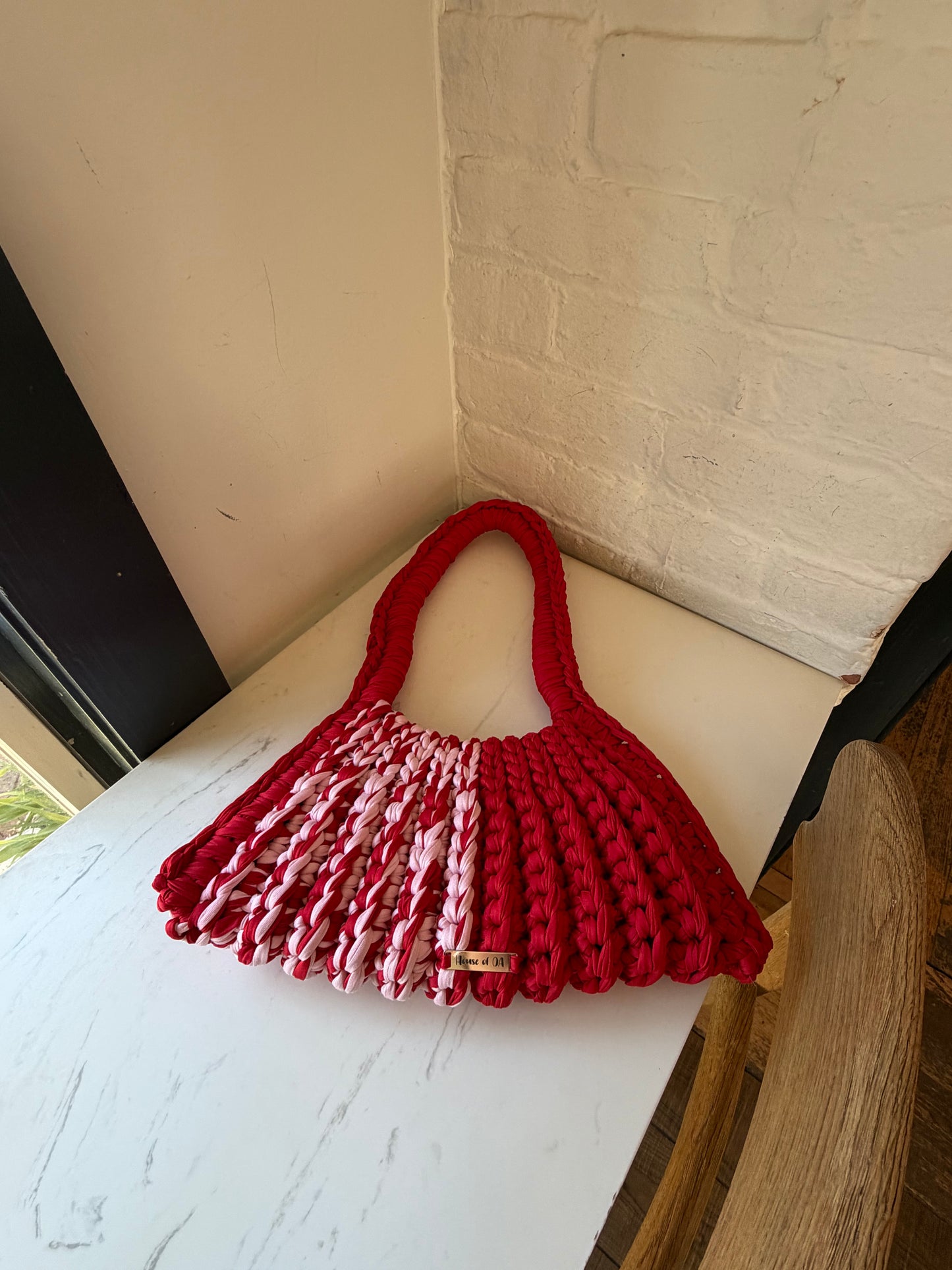 CLEO Shoulder Bag in Block Pink